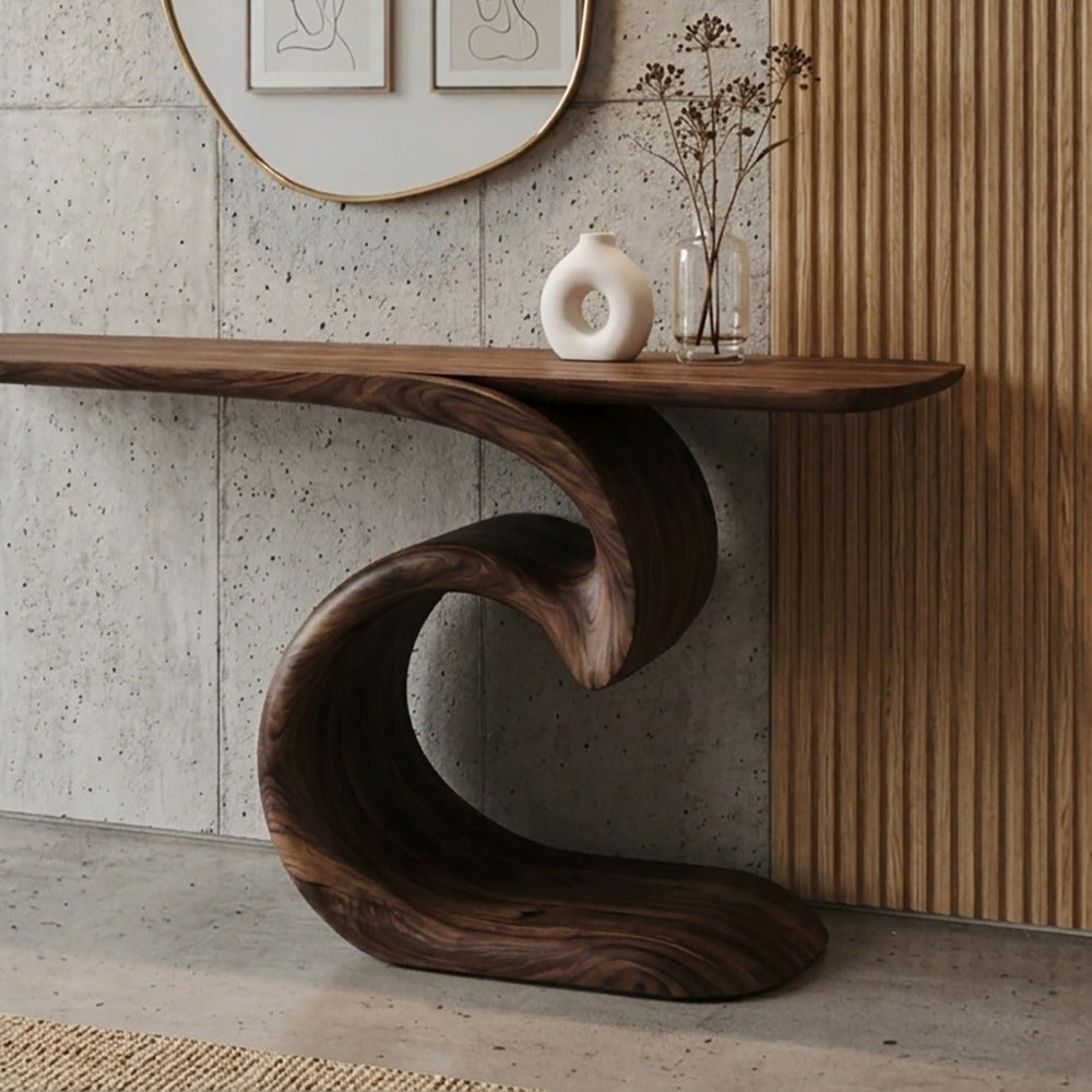 Sculpturale massief houten consoletafel met vloeiend ontwerp