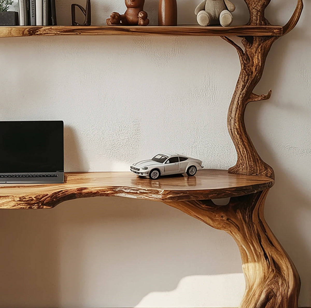 Handgemaakt werkplekbureau met sculpturaal boomonderstel