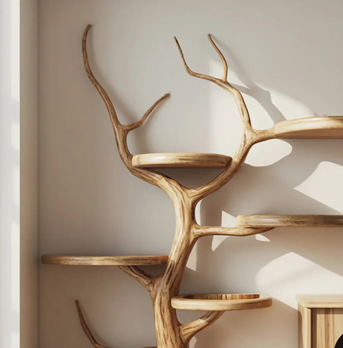 Mid-century houten kattentoren met stijlvol minimalistisch klimdesign