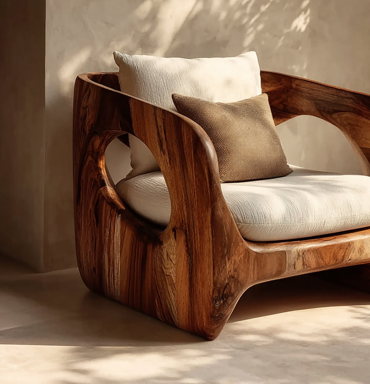 Handgemaakte Massief Houten Fauteuil – Organische Design Lounge Stoel