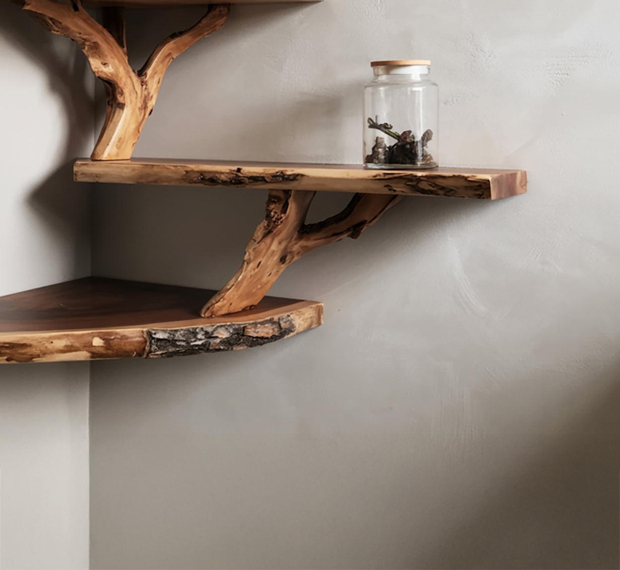 Driftwood Corner Wall Shelf – Natural Solid Wood Floating Bookshelf