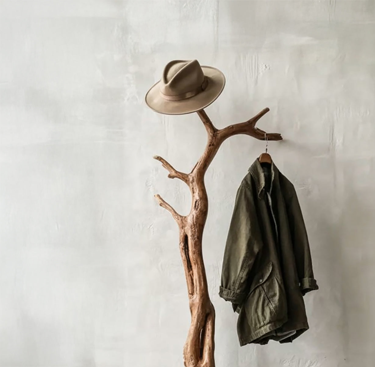 Rustieke Wandkapstok Van Natuurlijke Houttak – Woonkamer Decor