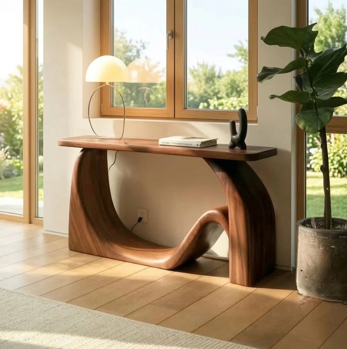 Sculpturale massief houten consoletafel met organische vorm voor entree en hal